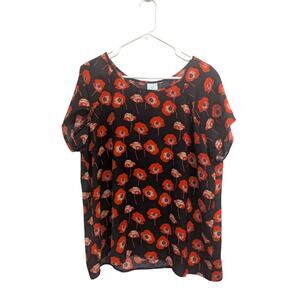 Pretty short sleeve navy too w/bright red Poppy print & split back by Cabi XL